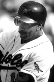 File:Kevin Bass (1995 Orioles) 5.jpg